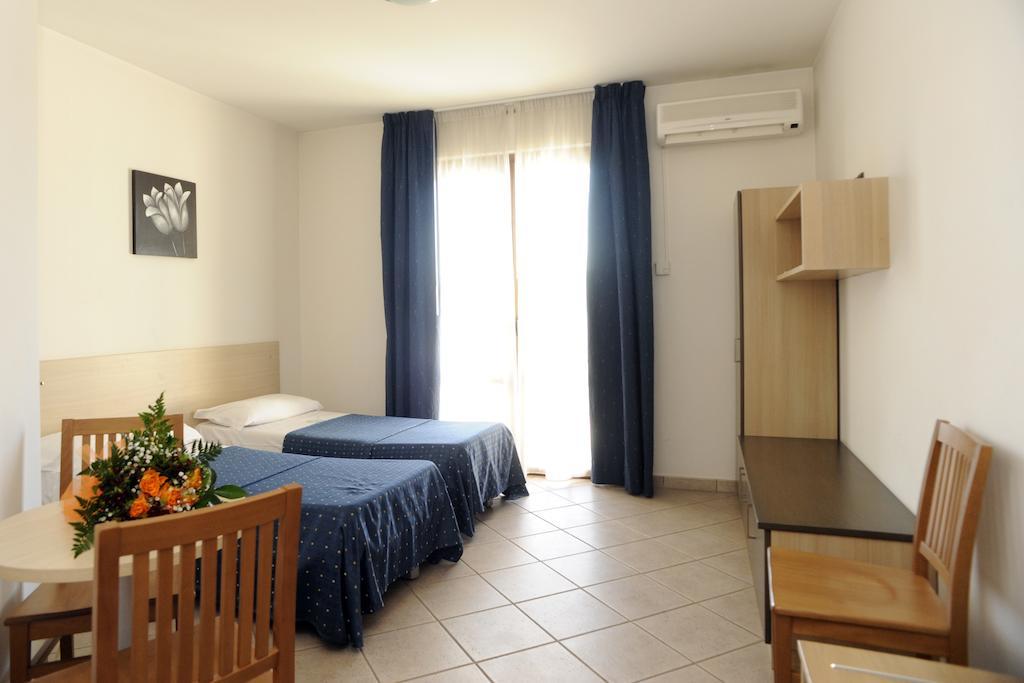 Hotel La Quercia Вальмонтоне Номер фото